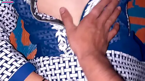 Desi village Chut chudai MMS
