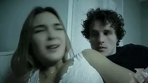 Assistindo porno com a meia irmã (blair williams)