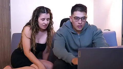 Gran sexo con una virgen que fui y me convertí en hombre.