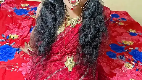 Latest Desi couple indian newly married Wife On bedroom Clear hindi audio