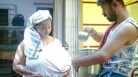 Desi indian Milk Man Fucks Bhabhi ji After Seeing Her Huge Milky Boobs (Hindi Audio)