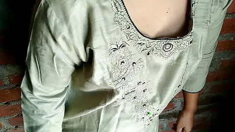 Desi girlfriend and boyfriend bathroom sex
