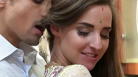 बदचलन सविता भाभी ने पराये मर्द का लंड चुस चुस के अपनी चूत और गांड की चुदाई करवाई