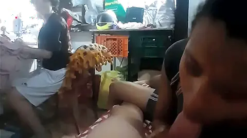 Tengo sexo con mis dos compañeras de trabajo, que buen trio.final del video en
