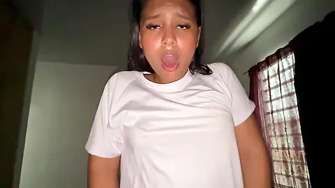 hermosa colombiana follada en misionero hasta correrse a chorros nunca la habian echo venir asi