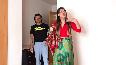 नौकरानी ने अपनी साड़ी उतार कर मालिक से चूत और गांड मरवाई