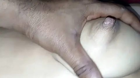Sister share bed
