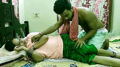 Indian teen boy fucking his hot xxx Malkin at home! with clear audio